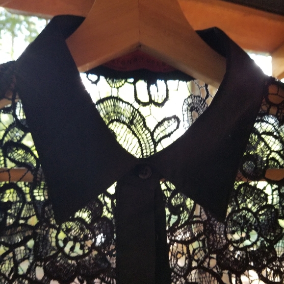 Small ladies Fashion Top Shirt Flower Net Mesh Pattern Black button Signature 8 - Picture 5 of 9